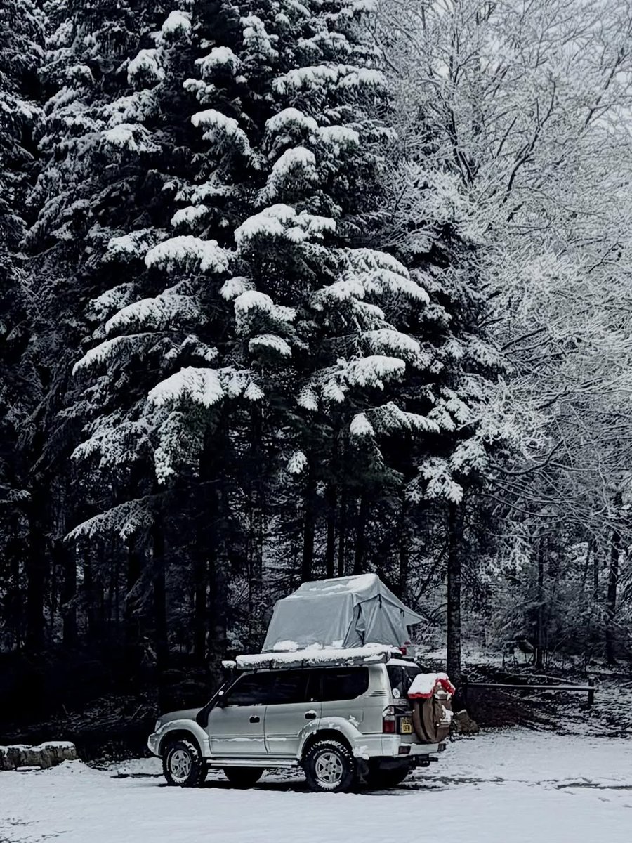 Who says camping is only for summer?
Fresh winter mornings say otherwise.

#BFGoodrich #BuiltOnBFG #WhatAreYouBuildingFor

📸 IG // lifein4low_ and ventura_roof_tents