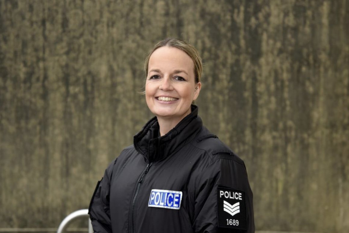 PoliceMutual's tweet photo. Congratulations - 'resilient' @dorsetpolice officer Sgt Karen Brown wins Sergeant of the Year. 
https://t.co/xTLIknOCYW https://t.co/NirYi6Hgr2