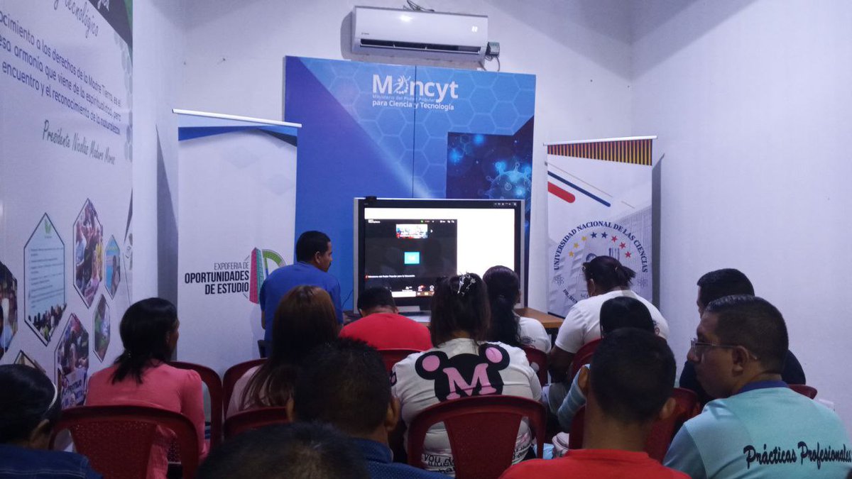 LiliBolivariana's tweet photo. Hoy #24Feb la Misión Robinson conectada en Videoconferencia Nacional con las Comunas, Sistema de Misiones, Grandes Misiones, Comités de 1era y 2da Transformación, Salas de Autogobierno Popular y Comunal. En el marco de la Consulta Nacional Centrarnos en tres tareas a 14 días de la Consulta Popular Nacional. 

Lograr que todos los vecinos y  vecinas, conozcan en asambleas, volantes,  pancartas, cómo es esta elección y de qué se trata y por supuesto que la mayoría estén motivados para participar el próximo #8M

@NicolasMaduro
@ConCiliaFlores
@delcyrodriguezv
@HectoRodriguez
@MPPPlanifica

#ConsultaPopular