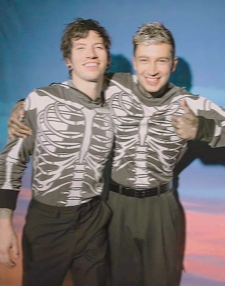 chriskaiser posted!

it’s logan day. i love you and i’m so happy you’re in this band with me. even though i kick you out every other week. and you sprained my ankle last tour. wait.. why are  we friends again? pretend like i didn’t make this post.