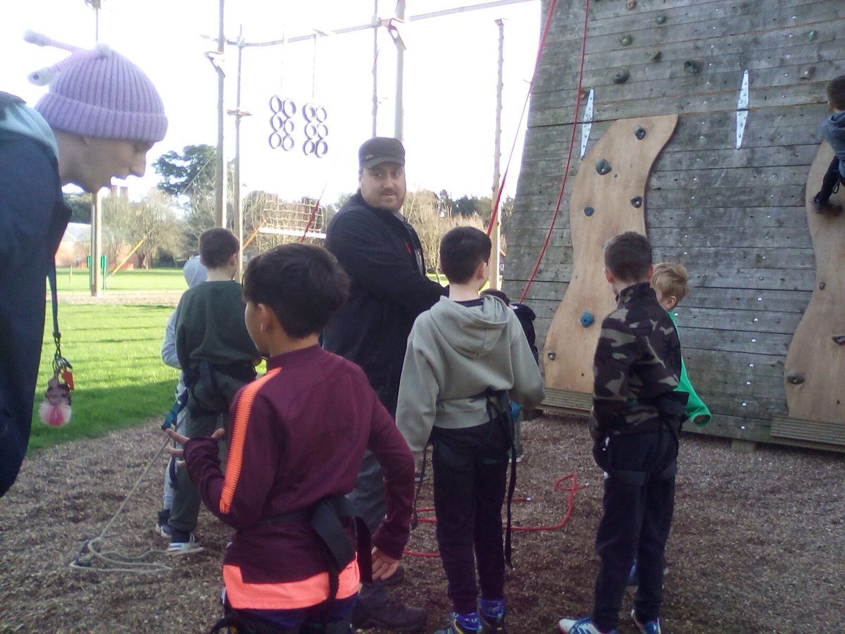 year4barwell's tweet photo. Climbing https://t.co/mYqDsPIcCi