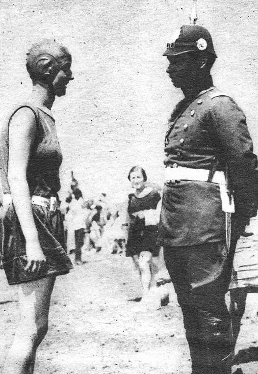 1926 Live tweet media