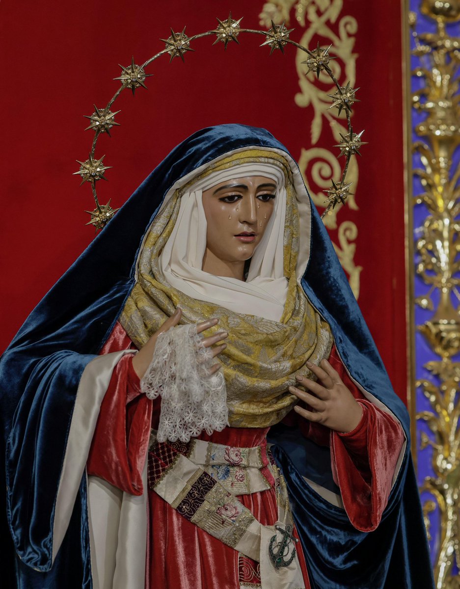🟪 𝕍𝔼𝕊𝕋𝕀𝕄𝔼ℕ𝕋𝔸 || Nuestra Señora de la Esperanza ataviada de hebrea para la Cuaresma.

<a href="/EspDeTriana/">Esperanza de Triana</a> 

📷 @ManuFerGonezFot 

#Hebrea2026 #Cuaresma2026 #CiriosYGiralda #TDSCofrade #TDSActualidad