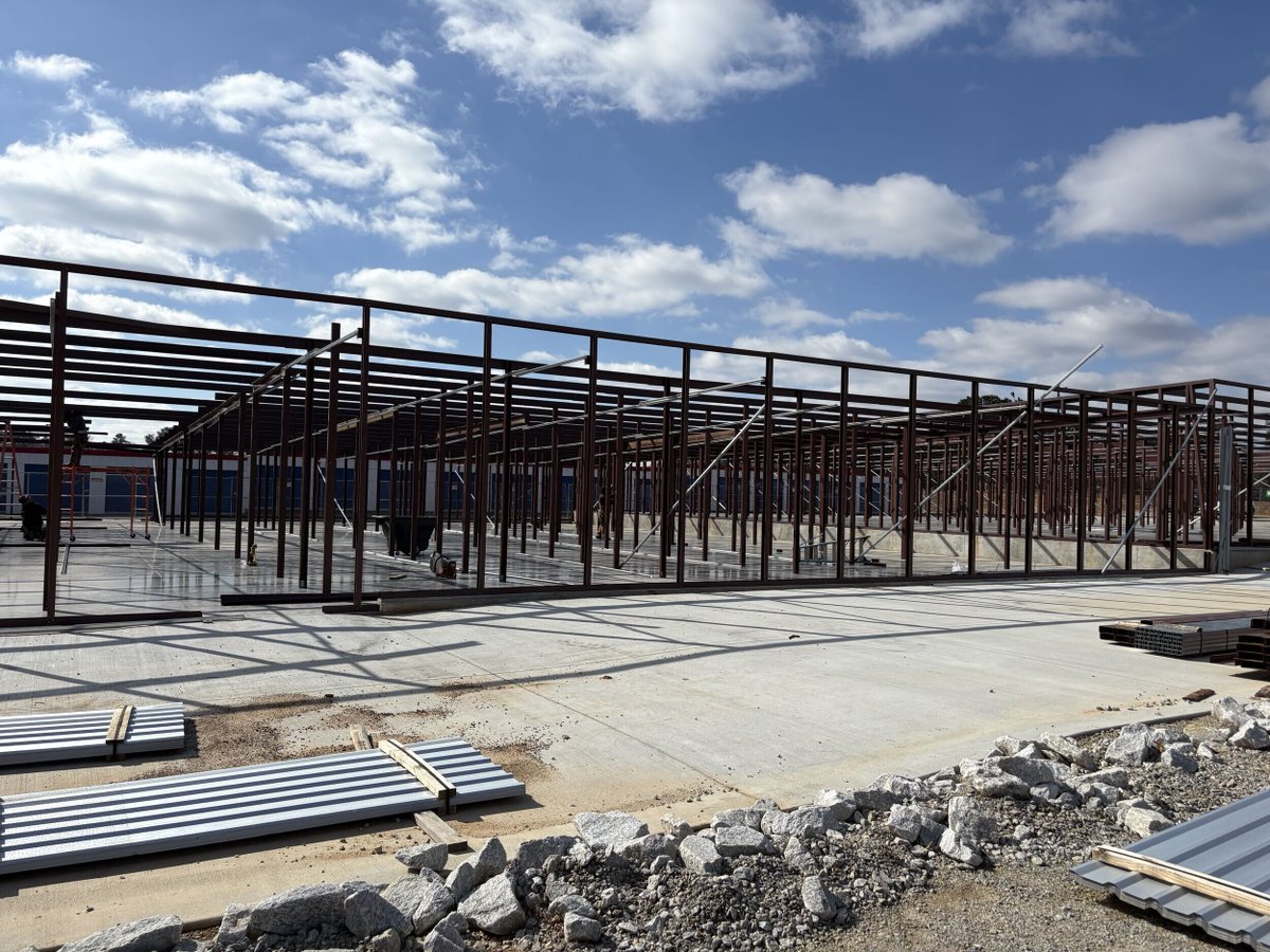 BDGselfstorage's tweet photo. Progress continues on our Boardwalk Storage-Reynolds Road expansion project.  The building is going up!

#acquisition
#selfstoragedevelopment 
#SelfStorageInvesting 
#selfstorageinvestors 
#Development https://t.co/49Fixd98EE