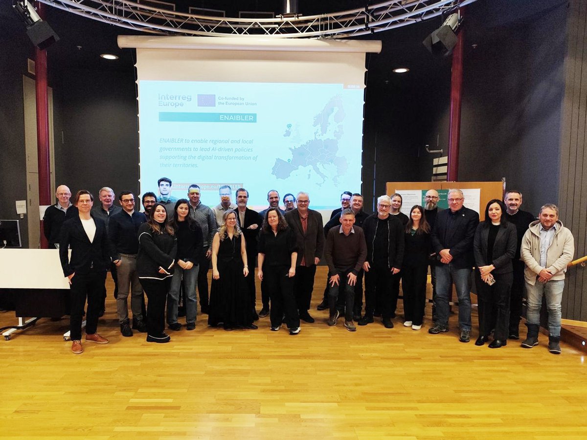 FomentoSS's tweet photo. La #IA como herramienta para mejorar las políticas públicas. Estamos en Suecia participando en el proyecto europeo @ENAIBLER, que impulsa la transformación digital del sector público para ofrecer servicios más eficientes, abiertos y éticos.

Innovación al servicio de la ciudad🤝 https://t.co/3MuFXZSpGd