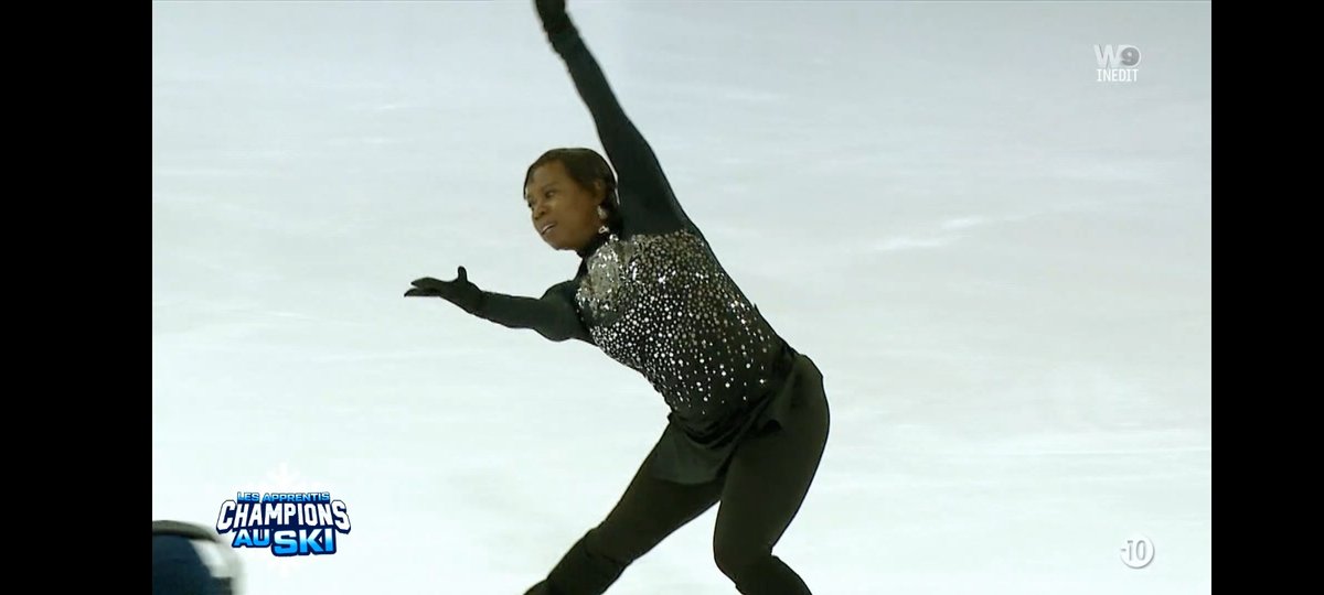 fabien_fichaux's tweet photo. Mais avant démonstration de Surya Bonaly #LesApprentisChampionsAuSki #LACAS https://t.co/JEvNdm7aRX