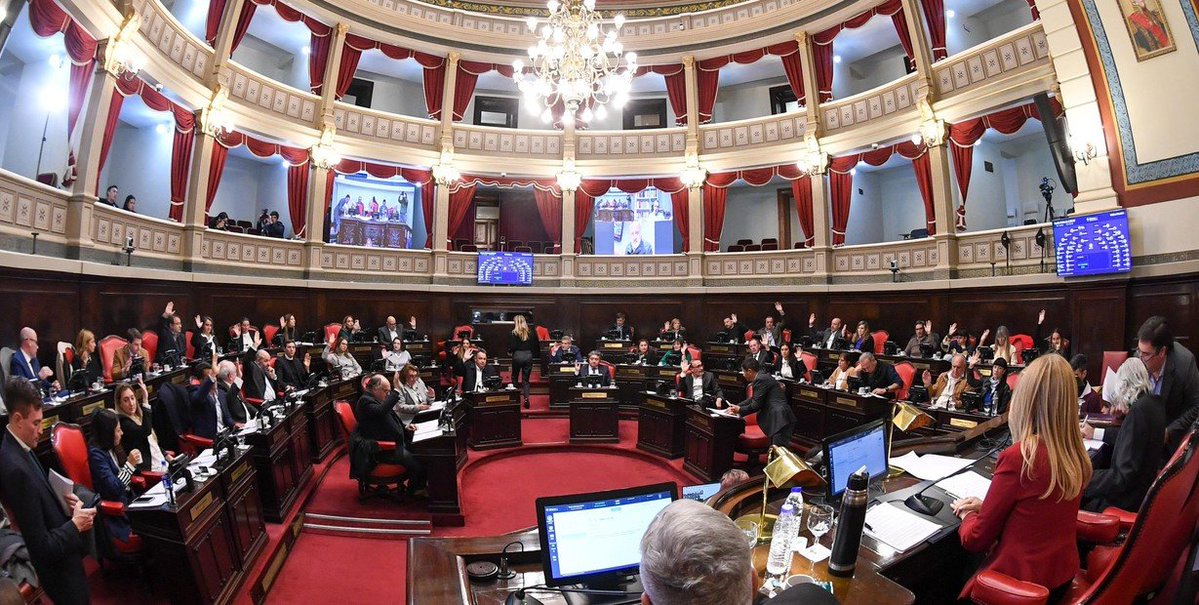 Cambio de planes en el <a href="/SenadoArgentina/">Senado Argentina</a> : el proyecto de Régimen Penal Juvenil se tratará el viernes 
#senado #regimenpenaljuvenil #regimenpenal #carceles #menores #politica #seguridad 
nuevadata.com/cambio-de-plan…