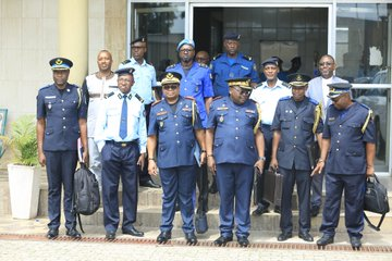 Ikiriho's tweet image. 🇧🇮🇨🇩 👮‍♂️Sécurité transfrontalière : Le #Burundi et la #RDC passent à l’offensive

🔴Le Burundi et la RDC resserrent leur coopération policière pour contrer les menaces transfrontalières.

« Stop à la porosité ! » Depuis ce 24 février 2026, le Burundi et la #RDCongo unissent leurs