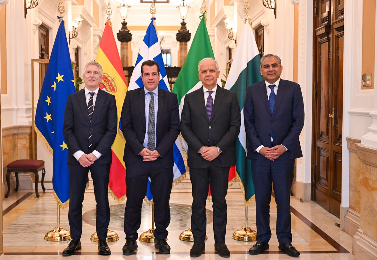 Υπουργείο Μετανάστευσης & Ασύλου tweet media