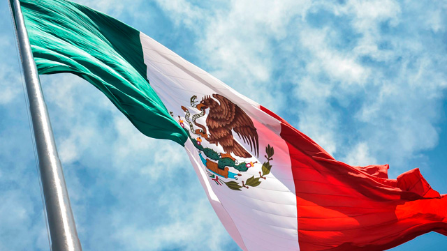 KioscoHistoria's tweet photo. En 1940, el entonces presidente Lázaro Cárdenas decretó que cada #24deFebrero se celebre oficialmente el Día de la Bandera.
🇲🇽
https://t.co/Icb5pxwRw6 https://t.co/Ckxek47Fsj
