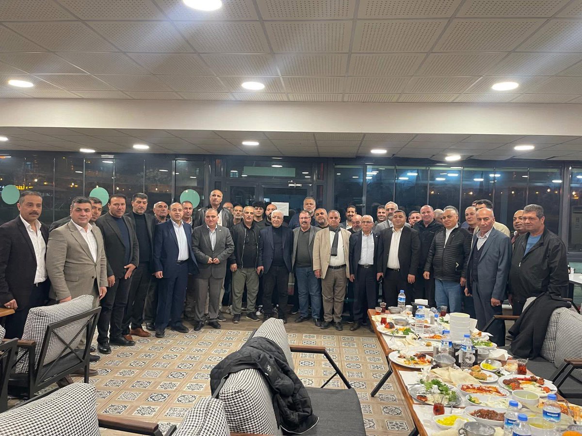Şanlıurfa Viranşehir ilçemizdeki oda başkanlarımızla birlikte  iftar programında bir araya geldik. Rabbim birlikteliğimizi daim eylesin, sofralarımıza bereket versin. Yeni yaptığımız sanayi siteleri ve Elektrikli ve Hibritli araçlarla ilgili Ünüversite &amp; sanayi işbirliği