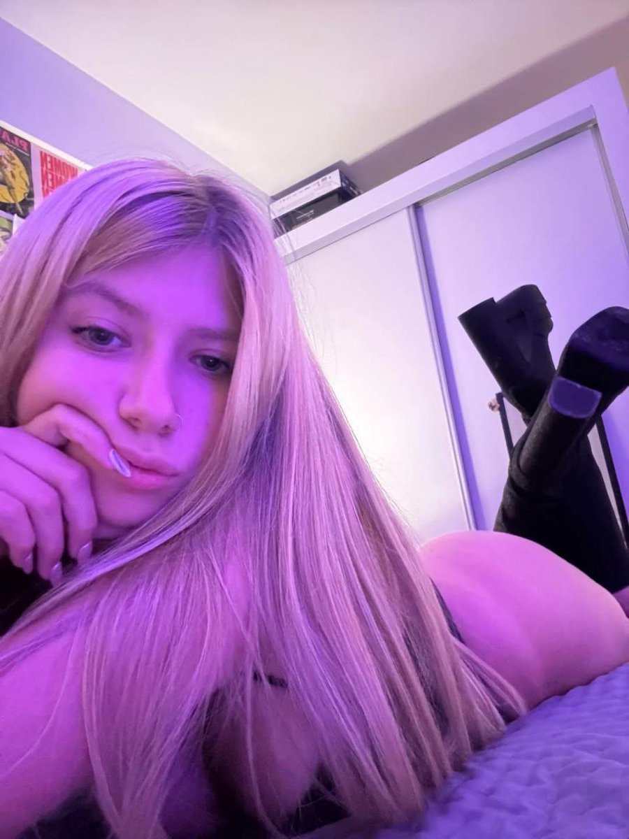 Kann ich dich im Gruppenchat mit meinen Freundinnen bloßstellen und auslachen?