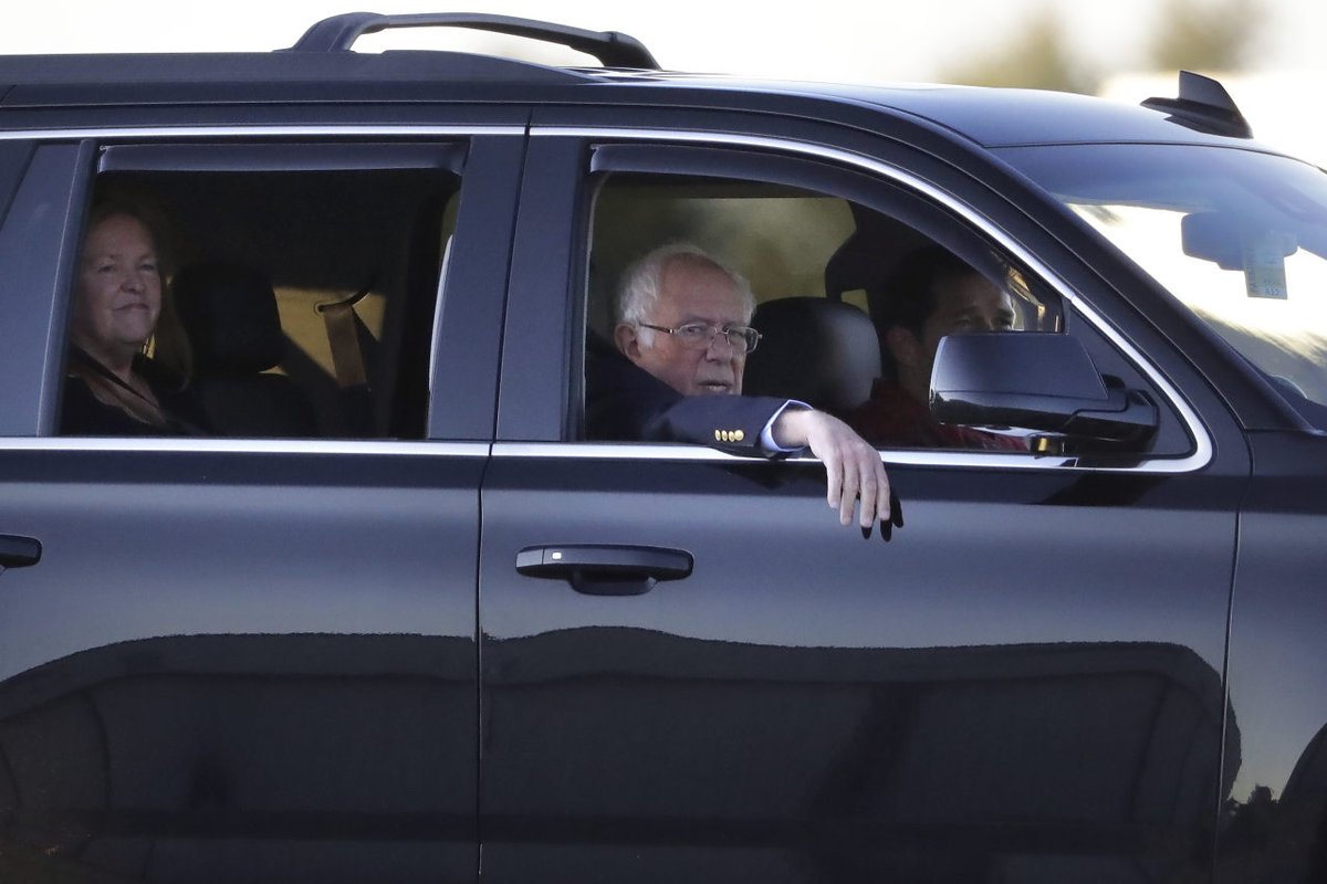 JamesHo03148924's tweet image. In #BernieSanders 84 years of privileged living, this old man is in the top 1% of #FossilFuels consumption. He travels around in private jets and gas guzzling SUVs. His 3 homes gobble up massive amounts energy. No bigger #ClimateChange hypocrite exists. Screw this commie.