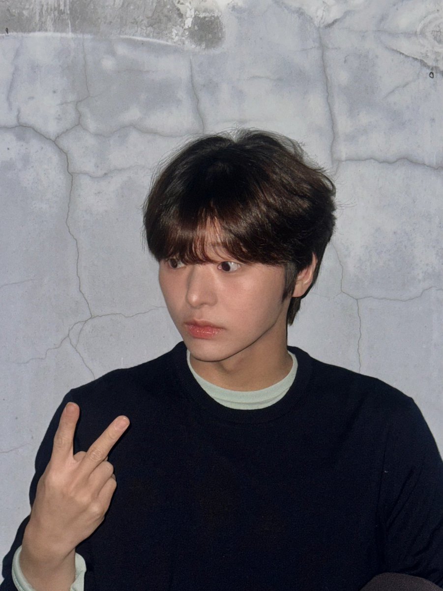 Hyesung's new haircut!!! He looks so pretty 🤎