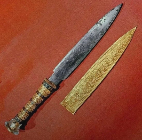 Tutankhamun’s iron dagger, found in his tomb in 1922, was later scientifically verified to have been crafted from meteoritic metal, making it a rare artifact forged from material that fell to Earth from space.