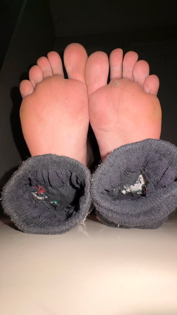 Giantess Elizabeth tweet media