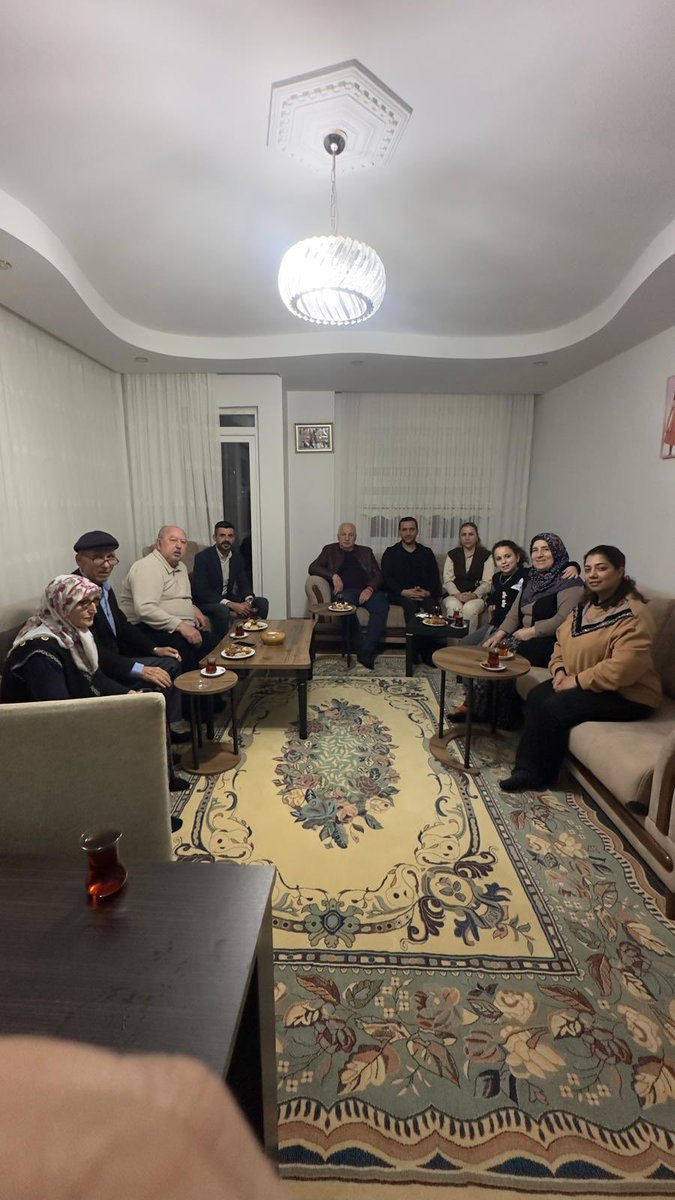 akyenisehirilce's tweet photo. 📍 Barbaros Mahallesi

🔻 İftar Sofrası

İlçe Başkan Yardımcılarımız Sn. Talip Yılmaz ve Sn. Alper Tunga Akgün, İlçe Yönetim Kurulu Üyemiz Sn. Ümit İzgi, İlçe Kadın Kolları Başkan Yardımcılarımız Sn. Fatma Kutlu , İlçe Gençlik Kolları Başkan Yardımcımız Sn. Murat Tahmaz ve Barbaros Mahalle Başkanımız Sn. Elif Kahramanoğlu ile birlikte iftar sofrasında bir araya geldik.

Ramazan’ın bereketini ve paylaşmanın güzelliğini Barbaros Mahallemizde hep birlikte yaşadık. Birlik ve beraberliğimizi pekiştiren, gönüllerimizi birleştiren bu anlamlı buluşmada aynı sofrayı paylaşmanın mutluluğunu yaşadık. Nice hayırlı iftar sofralarında bir araya gelmeyi temenni ediyoruz.