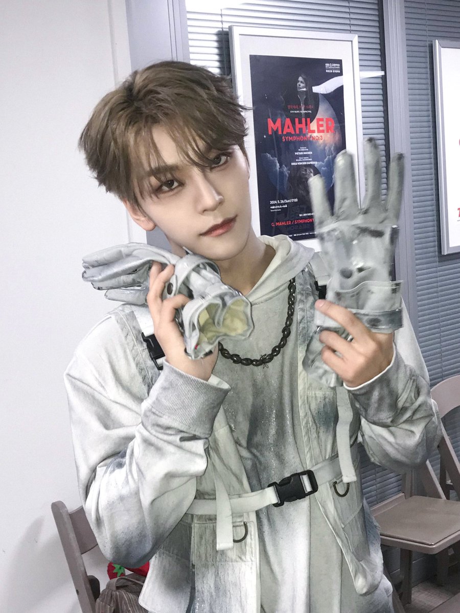 허씬롱 얼굴 tweet media