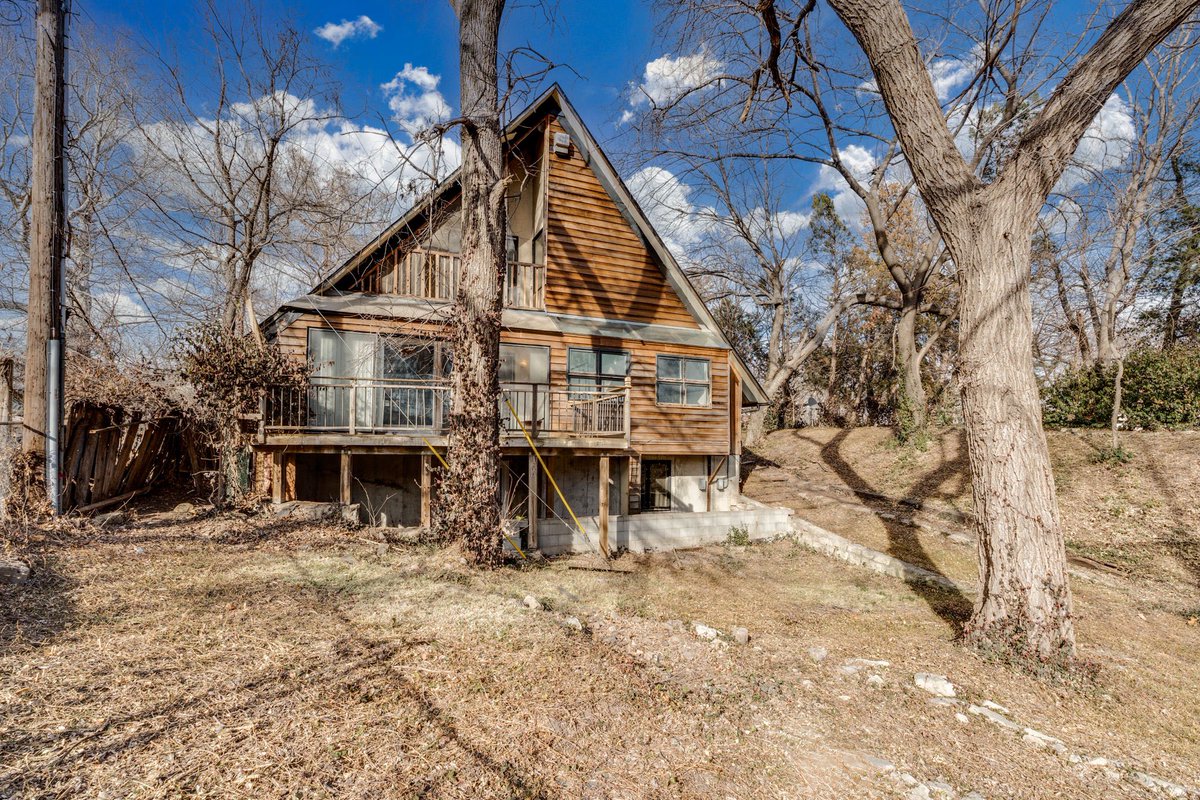 Zillow Gone Wild 🏡 tweet media