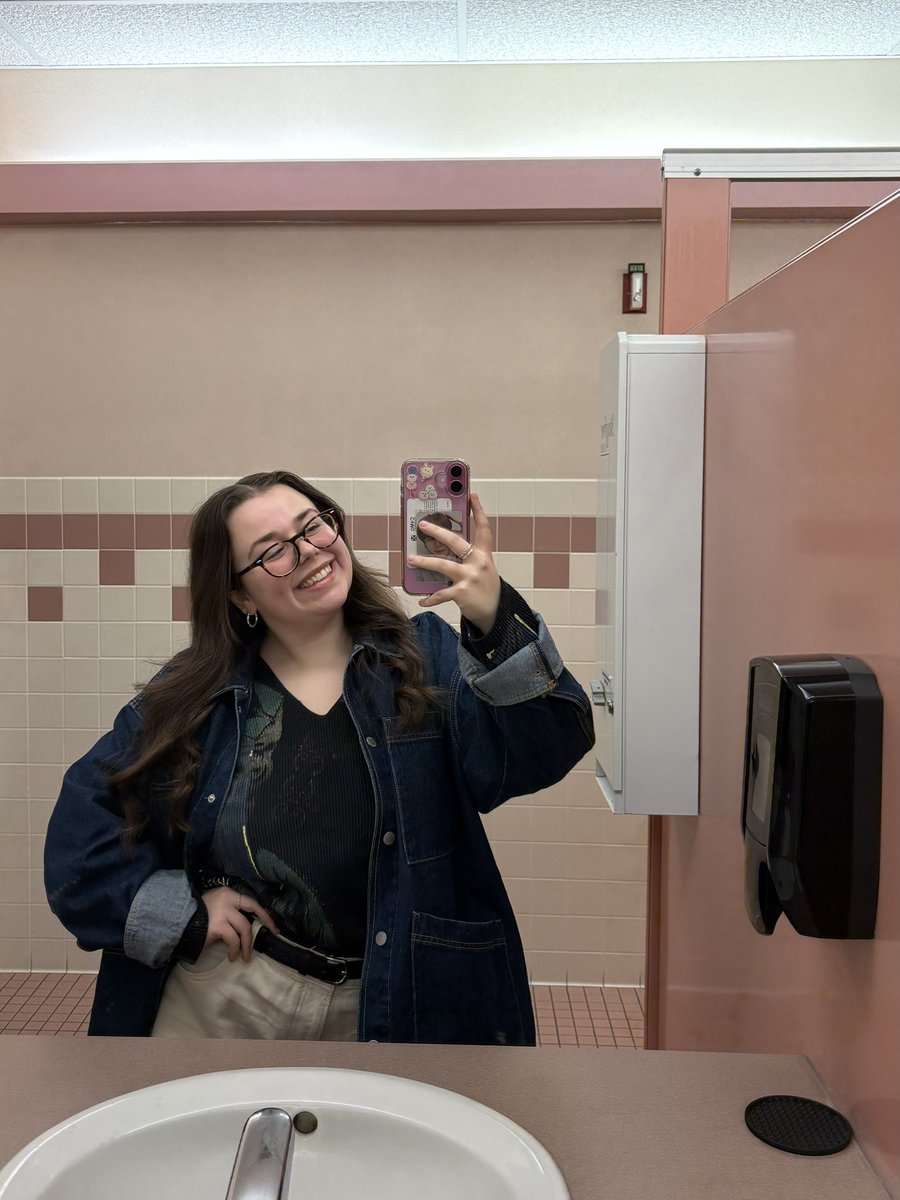 &laci 🫐 tweet media