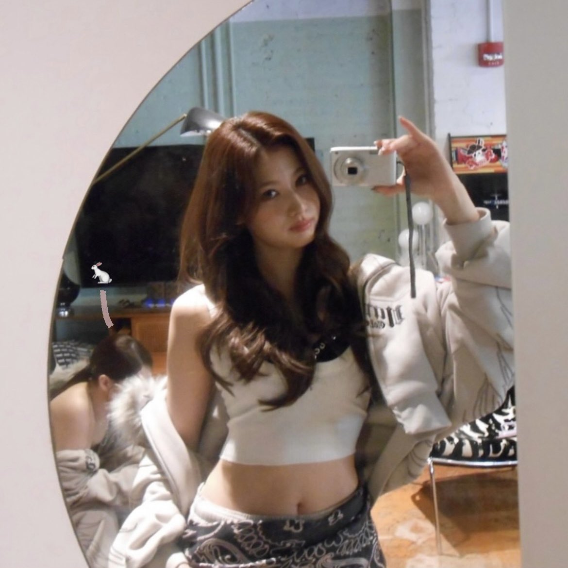 sanayeon files tweet media