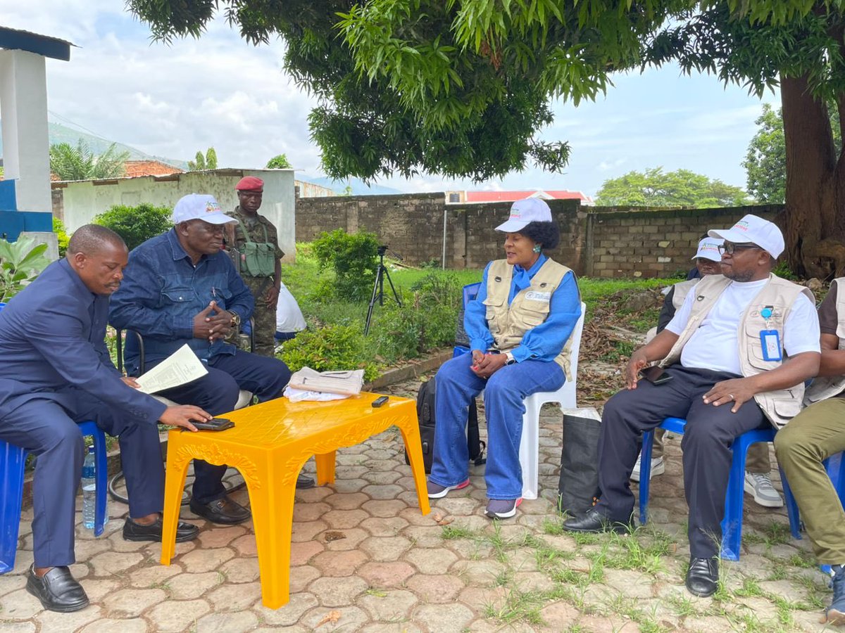 minagri_rdc's tweet image. #SudKivu | Suivi de la campagne agricole 2025-2026 à Uvira.

La délégation du Ministère de l’Agriculture et Sécurité alimentaire a été reçue par le Gouverneur Jean-Jacques Purusi Sadiki pour évaluer le CAPSA, l’INERA, les services provinciaux et appuyer les producteurs en