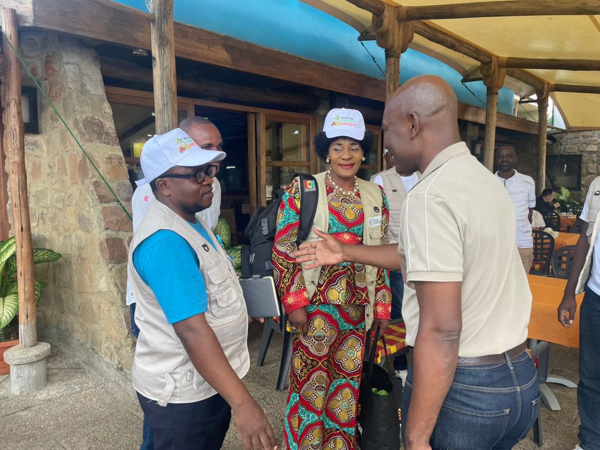 minagri_rdc's tweet image. #SudKivu | Suivi de la campagne agricole 2025-2026 à Uvira.

La délégation du Ministère de l’Agriculture et Sécurité alimentaire a été reçue par le Gouverneur Jean-Jacques Purusi Sadiki pour évaluer le CAPSA, l’INERA, les services provinciaux et appuyer les producteurs en