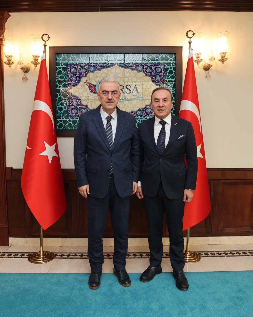 metincekicc's tweet image. Bursa Valimiz Sayın Erol Ayyıldız’a nezaket ziyaretinde bulundum.

Üreten, istihdam sağlayan ve ülkemize değer katan sektörlerimizin her zaman yanında olan Sayın Valimize nazik kabulleri ve misafirperverliği için teşekkür
#İMİB #senbenyokbizvarız