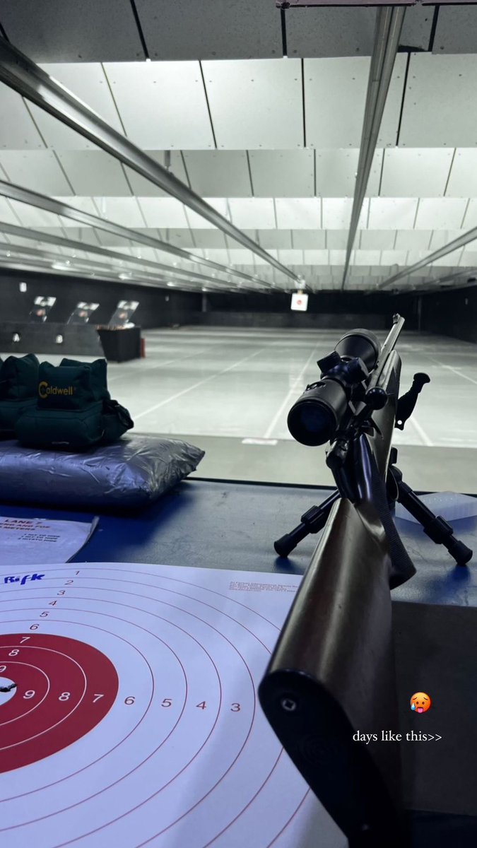 Somedays I just feel like screaming.. 

/ flagged for guns