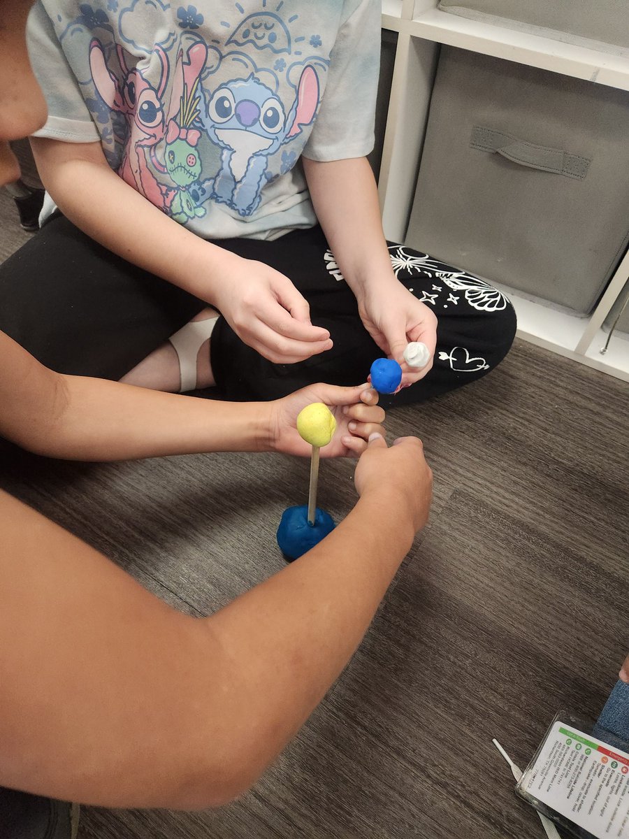 smalldogmom57's tweet photo. 3rd graders modeling the rotation of the earth around the sun and the moon around the earth. Celebrating little victories as we enhance our knowledge of our solar system! 

@NorthrichBears 
@RichardsonISD 
#proud2beNRE
@RISDScience https://t.co/14nV27WHX3
