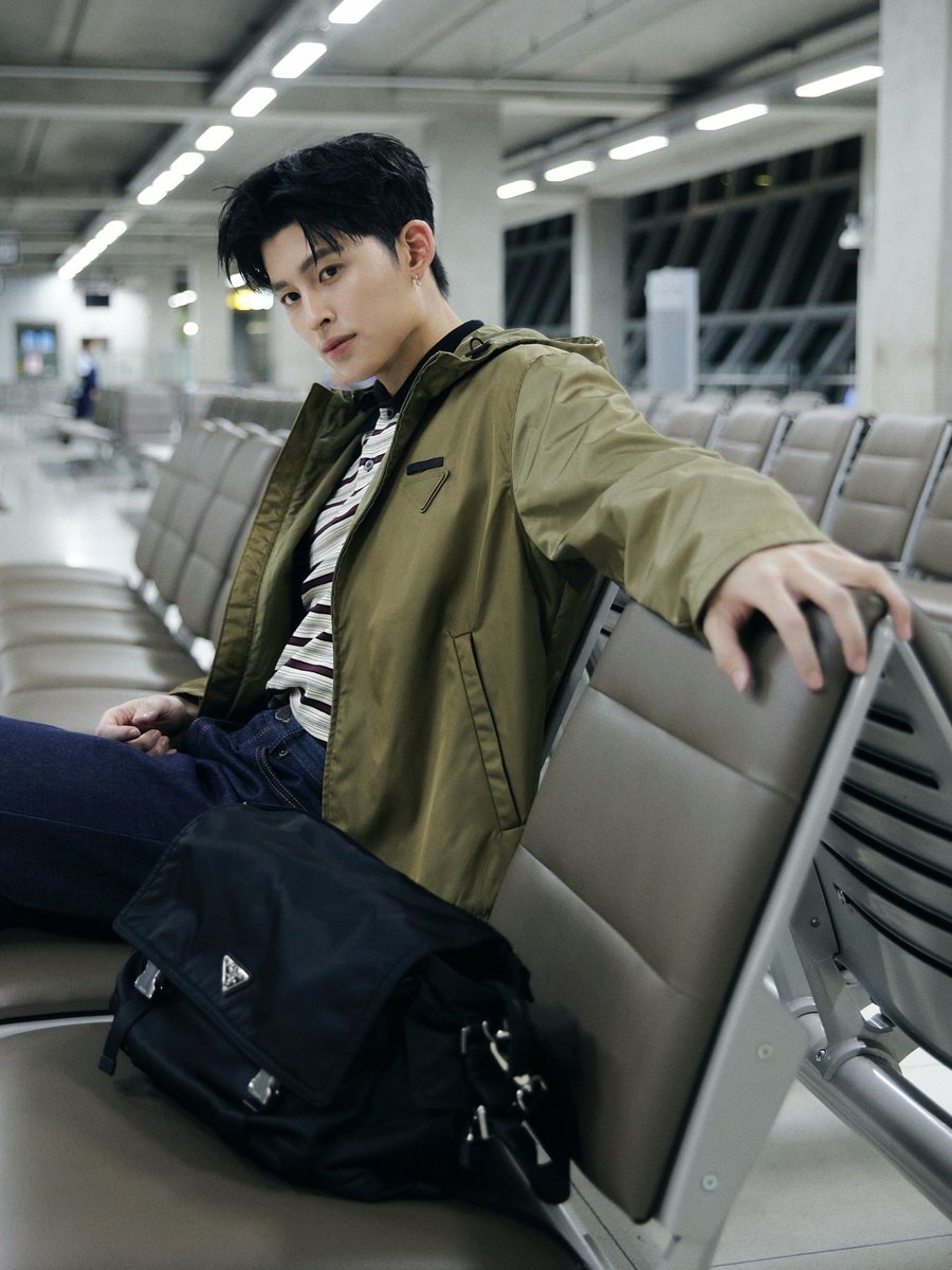 พาส่อง AirPort Look ของหนุ่ม  “ปอนด์ ณราวิชญ์” <a href="/ppnaravit/">ppnaravit</a> เตรียมบินลัดฟ้า เข้าร่วมชมโชว์ PRADA Fall Winter 2026 Womenswear

POND GO TO MILAN WITH PRADA

#PradaFW26xPond
#PradaFW26
#Prada <a href="/Prada/">PRADA</a> 
#ppnaravit