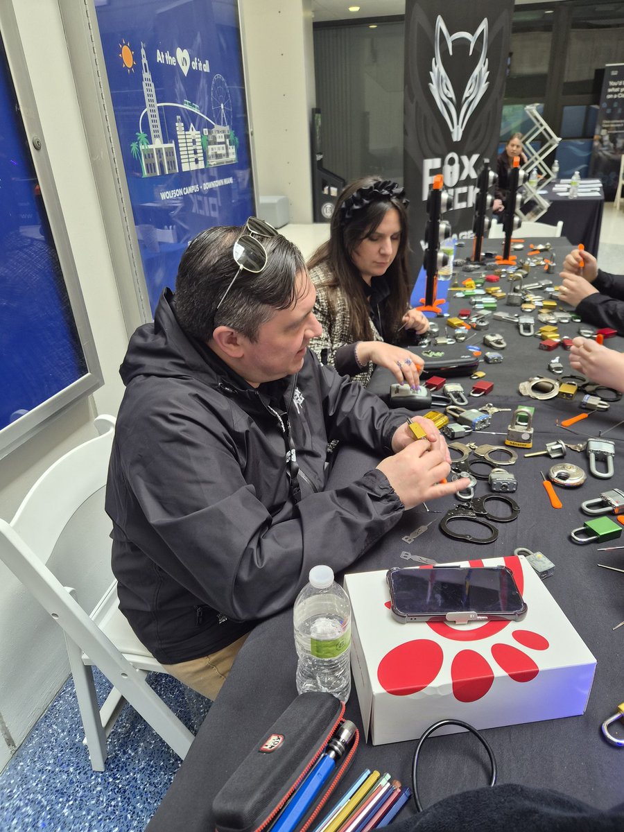 Fox Pick™ 🦊 tweet media