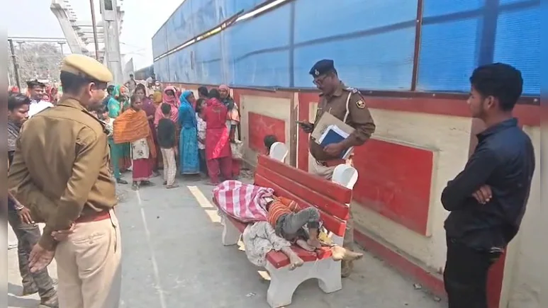 Children Found Crying Next To Mother's Body At Bihar Railway Station ndtv.com/india-news/chi…