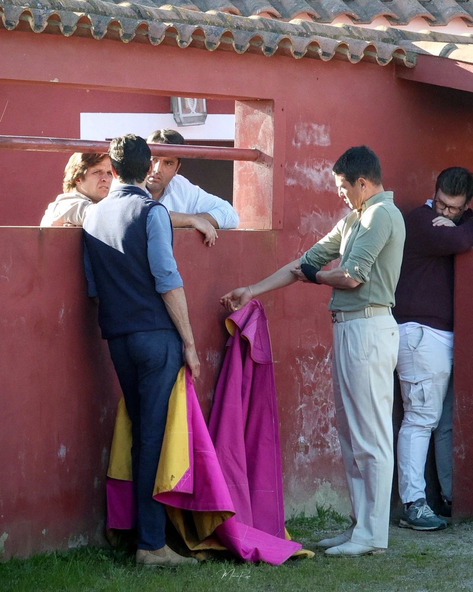 𝗧𝗲𝗻𝘁𝗮𝗱𝗲𝗿𝗼𝘀 𝗲𝘀𝗽𝗲𝗰𝗶𝗮𝗹𝗲𝘀 en casa con buenos amigos 🙌🏽

#perera #campo #amigos #pasión