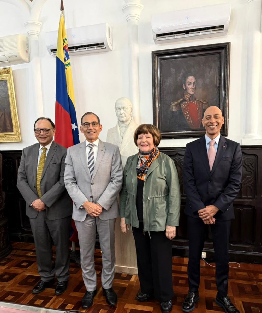 Academia de Ciencias Políticas y Sociales tweet media