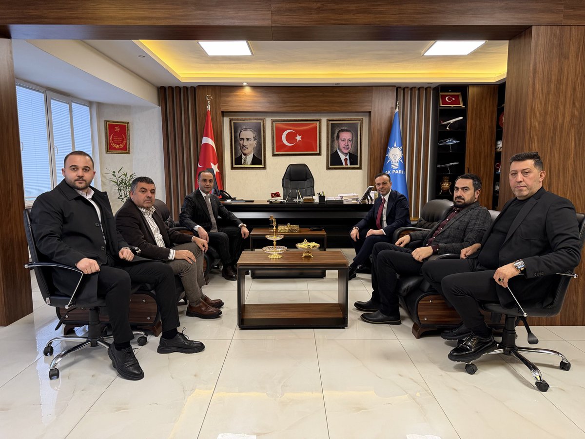 İl Koordinatörümüz Ozan Gülaçtı, İl Başkanlığımızda misafir ettik.

Önümüzdeki döneme dair yol haritamızı değerlendirdik; birlik ve beraberlik içinde, ortak akılla çalışmaya devam edeceğimizi bir kez daha vurguladık.

Bu vesileyle, bugüne kadar özveriyle İl Koordinatörlüğü