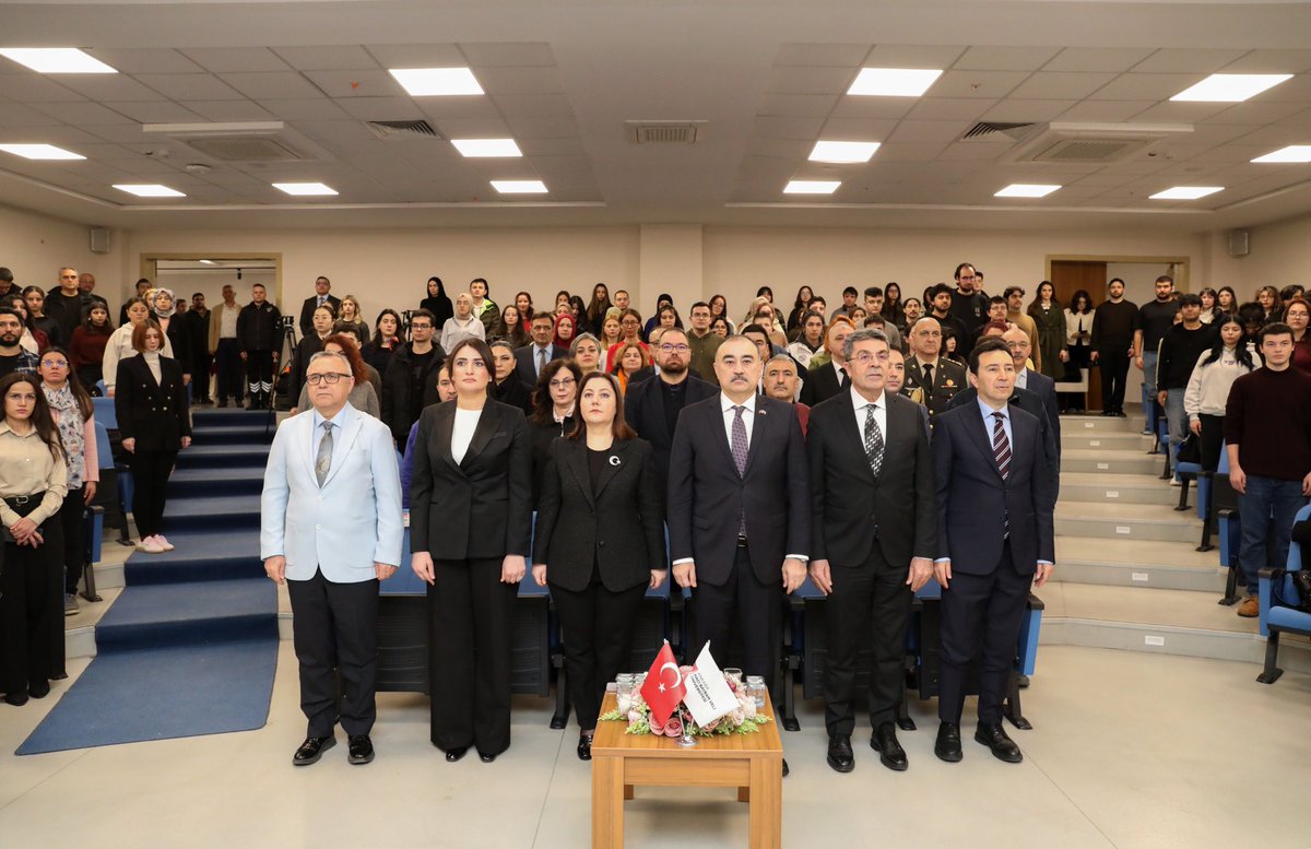 Ankara’da, Hocalı Soykırımı’nın 34. yıl dönümü vesilesiyle, Büyükelçiliğimiz, Ankara Hacı Bayram Veli Üniversitesi (HBVÜ) ve İsmail Gaspıralı Dış Politika Enstitüsü iş birliğiyle HBVÜ’de Anma Programı düzenlendi. 

Etkinliğe diplomatlar, akademisyenler, Azerbaycan Diaspora