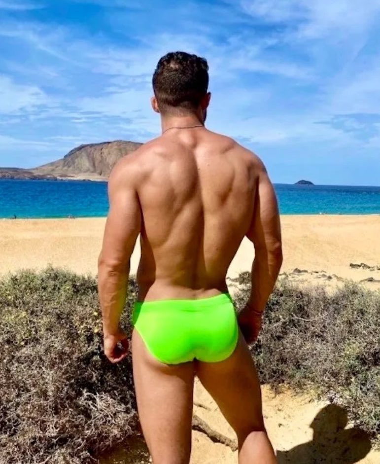 die67242's tweet photo. Hey daddy you want sniffing my peach 🍑? I can sit on your face 😝. If you wanna see more things chek my only fans in my bio #gaydad #seniors #mentor #sugarpapi #oldman https://t.co/SqGQ4rhOS2