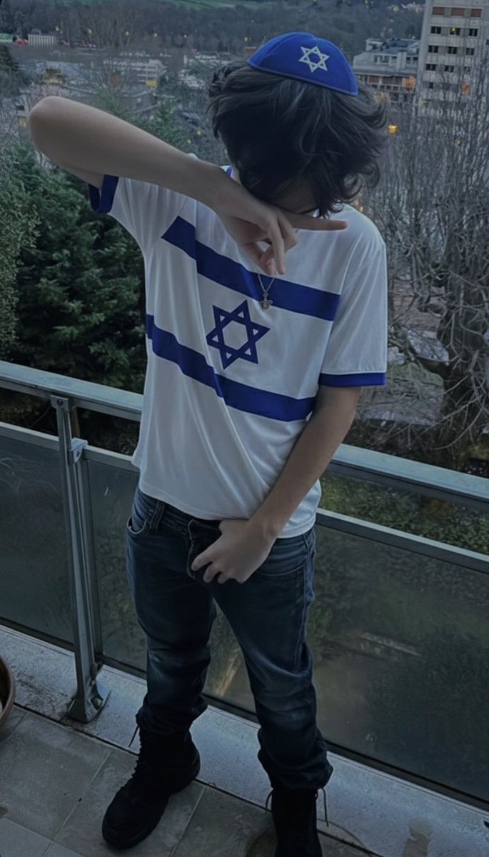 Vause 🇫🇷 tweet media