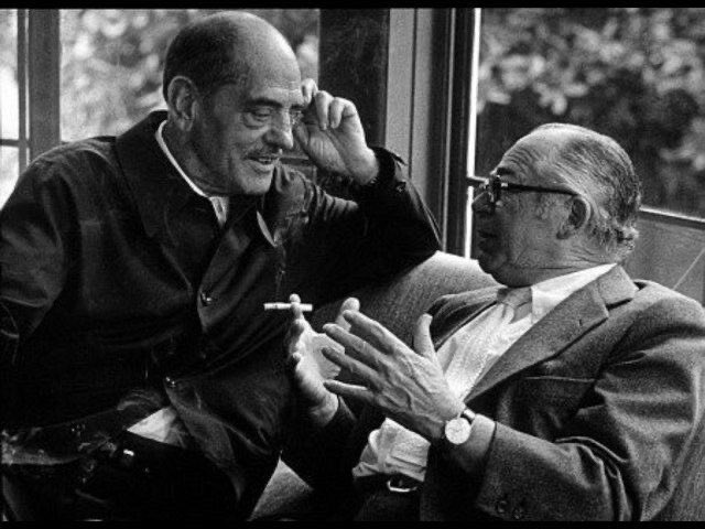 Replicante97's tweet photo. Luis Buñuel y Billy Wilder. Qué curiosidad saber de qué estarían hablando. https://t.co/NXHAHRl6Zl