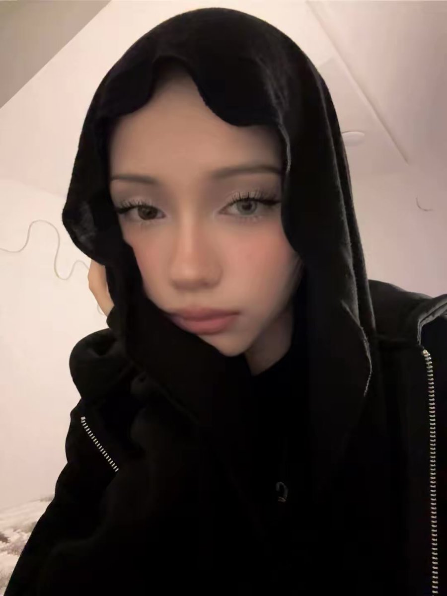 Girly Zeekr tweet media