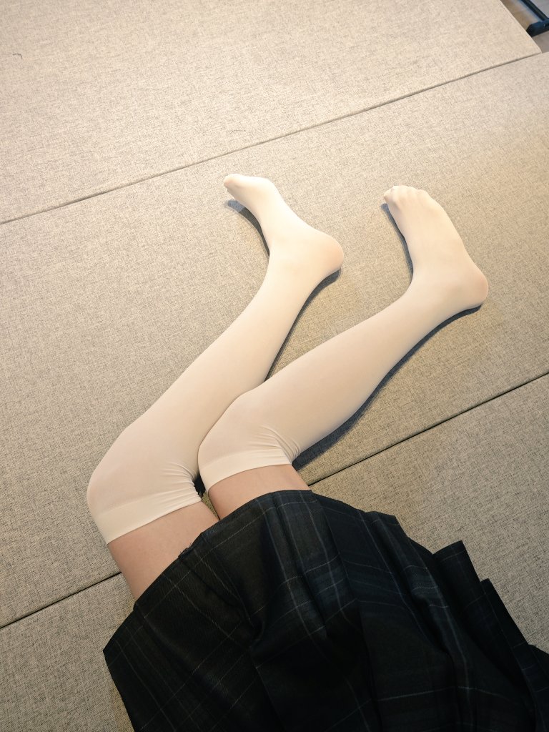 Jay1304016568's tweet photo. 发个腿照
#男娘 #伪娘 #CD #女装男生 #变装 #trans  #男扮女装 #女装大佬 https://t.co/OCiQ0AqJ0g