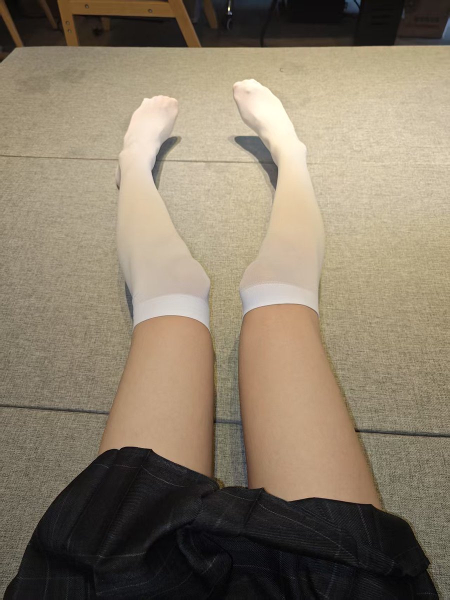 Jay1304016568's tweet photo. 发个腿照
#男娘 #伪娘 #CD #女装男生 #变装 #trans  #男扮女装 #女装大佬 https://t.co/OCiQ0AqJ0g