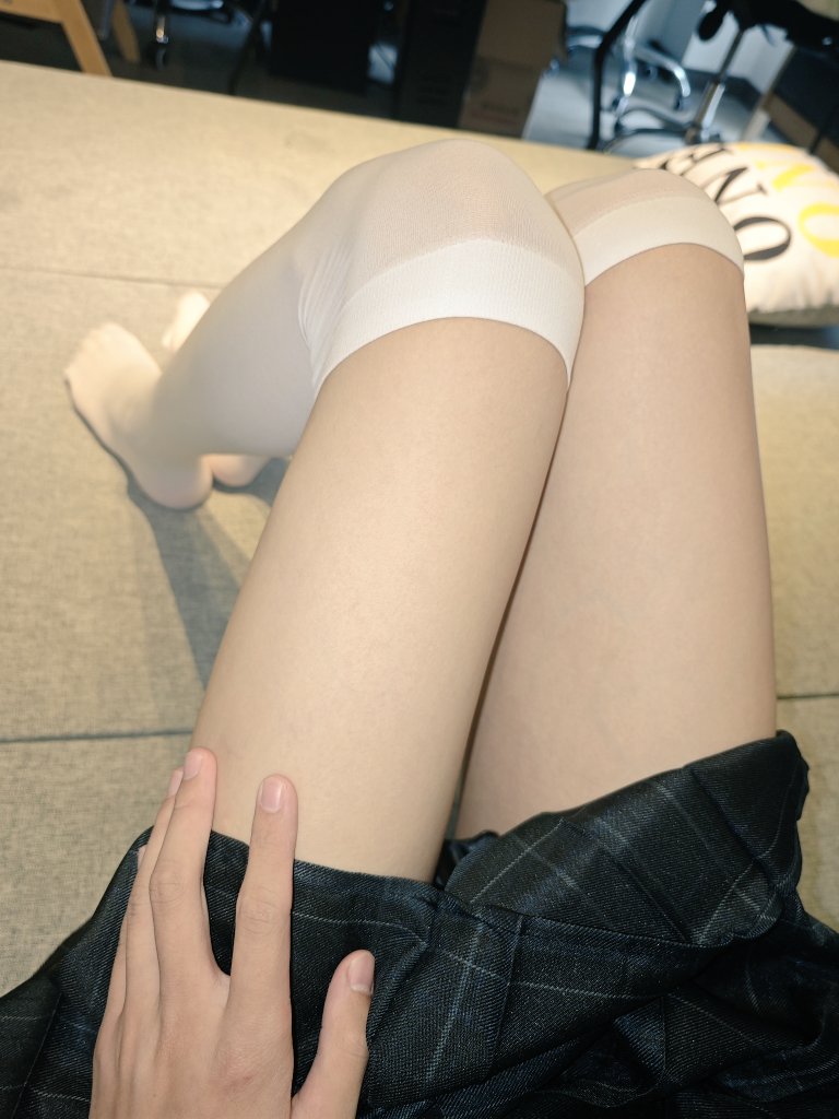 Jay1304016568's tweet photo. 发个腿照
#男娘 #伪娘 #CD #女装男生 #变装 #trans  #男扮女装 #女装大佬 https://t.co/OCiQ0AqJ0g