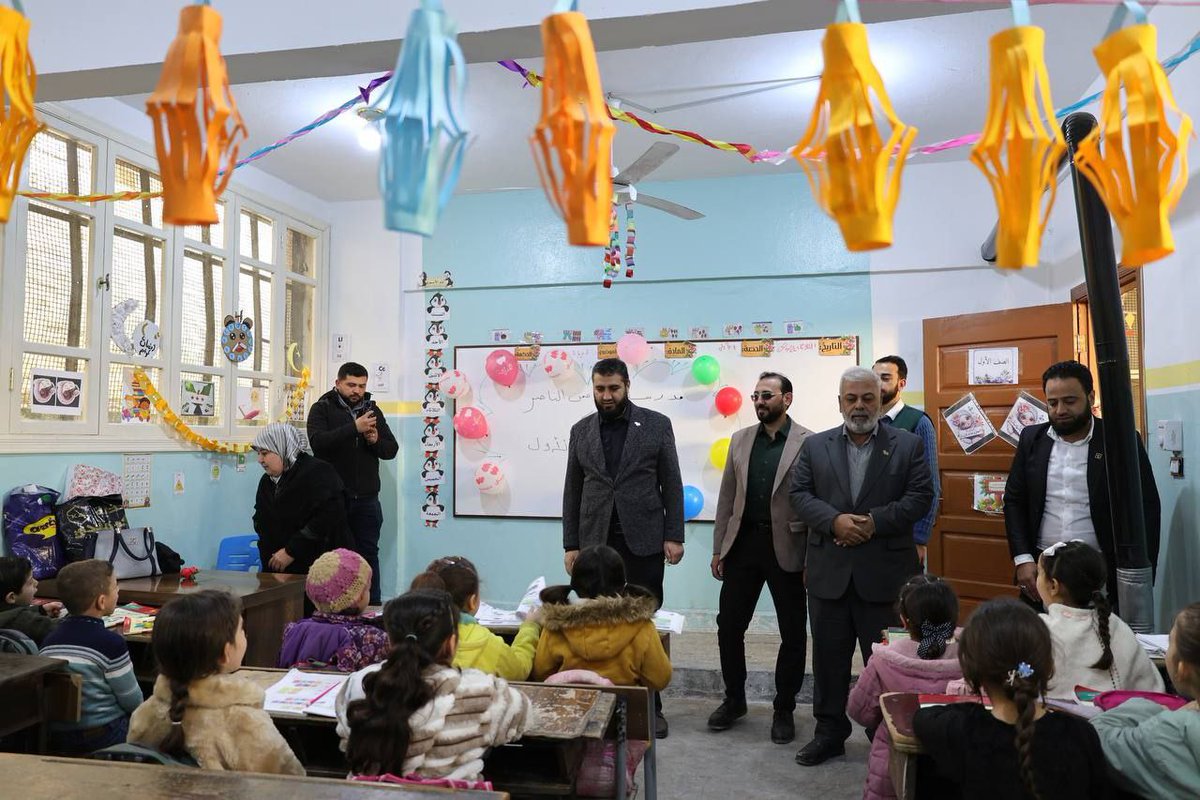 QalaatAlMudiq's tweet image. #Syria: #Idlib breaks post-Assad reconstruction record - 41 schools reopened today after being rehabilitated.

This was made possible thanks to the crowdfunding campaign to support the reconstruction of vital facilities in the province. 

Breakdown of schools restored:

- 26 in