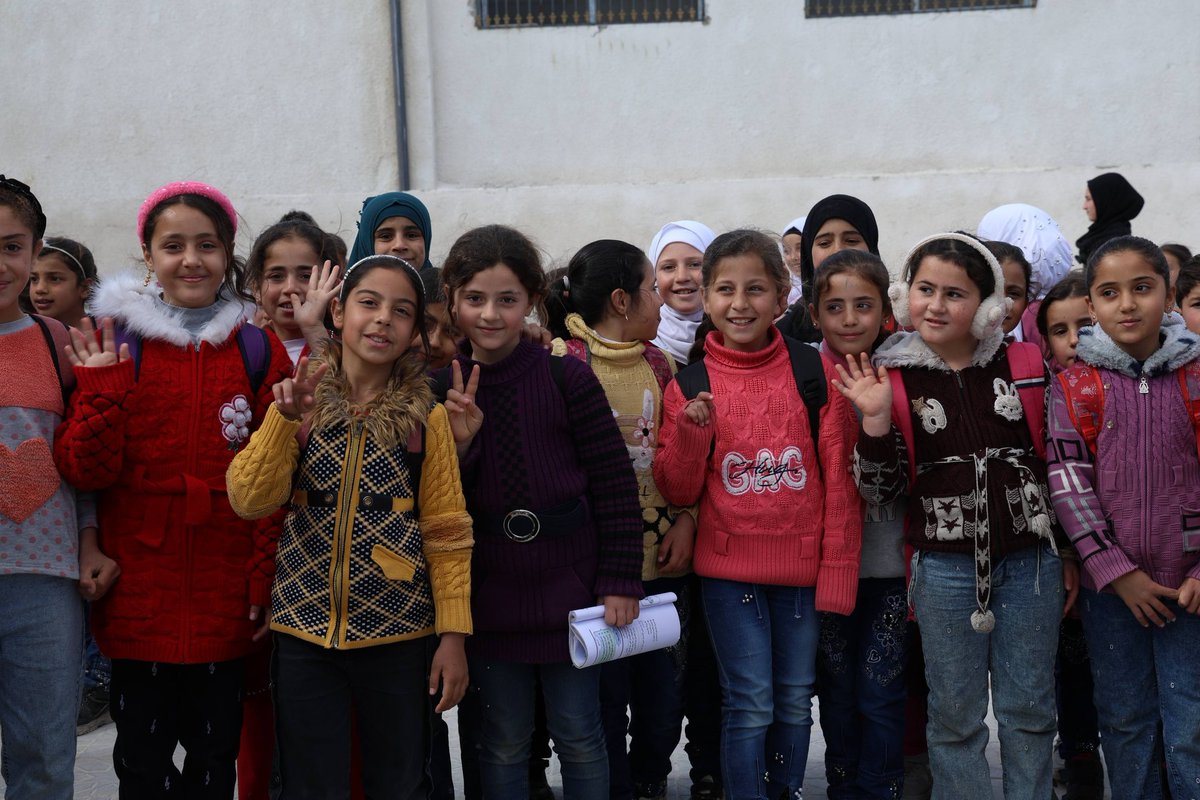 QalaatAlMudiq's tweet image. #Syria: #Idlib breaks post-Assad reconstruction record - 41 schools reopened today after being rehabilitated.

This was made possible thanks to the crowdfunding campaign to support the reconstruction of vital facilities in the province. 

Breakdown of schools restored:

- 26 in