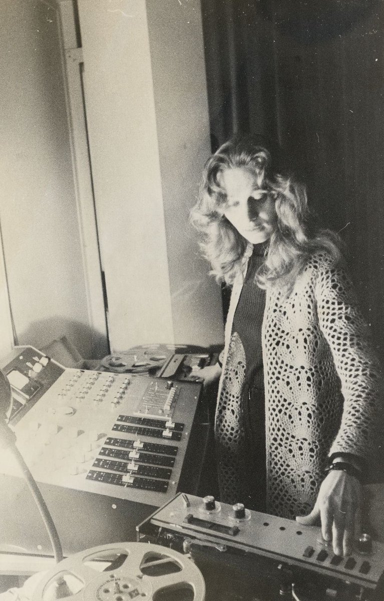 thiassou_'s tweet photo. Rest in Peace to the French experimental composer Eliane Radigue. The impact you had on music will always be be remembered 🤍 https://t.co/cWo2m0OvQN