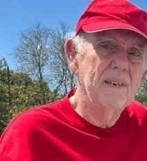 Lamentamos profundamente el fallecimiento de Juan Ayús García, primer diseñador gráfico de nuestra revista El Caimán Barbudo y creador de carteles emblemáticos del periodismo cubano. Nuestras condolencias a familiares y amigos 

#TeamCaimanero, #AlmaAHS