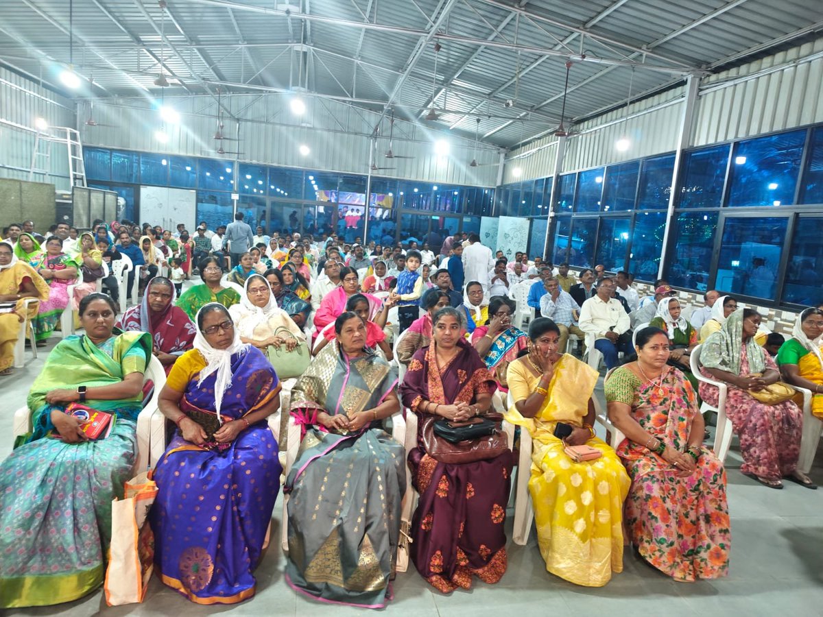 ఈ రొజు బొరబండ సైట్ -3 లోగల ప్రొఫెసర్ జయ శంకర్ కమ్యూనిటి హాల్  క్రైస్తవ ఆత్మీయ సమ్మేళనంలో పాల్గొన్న గౌరవ జుబ్లీహిల్స్ ఎమ్మెల్యే నవీన్ యదవ్ గారితో కలిసి <a href="/Babafasiuddin/">Baba Fasiuddin</a> పాల్గోనడం జరిగింది.