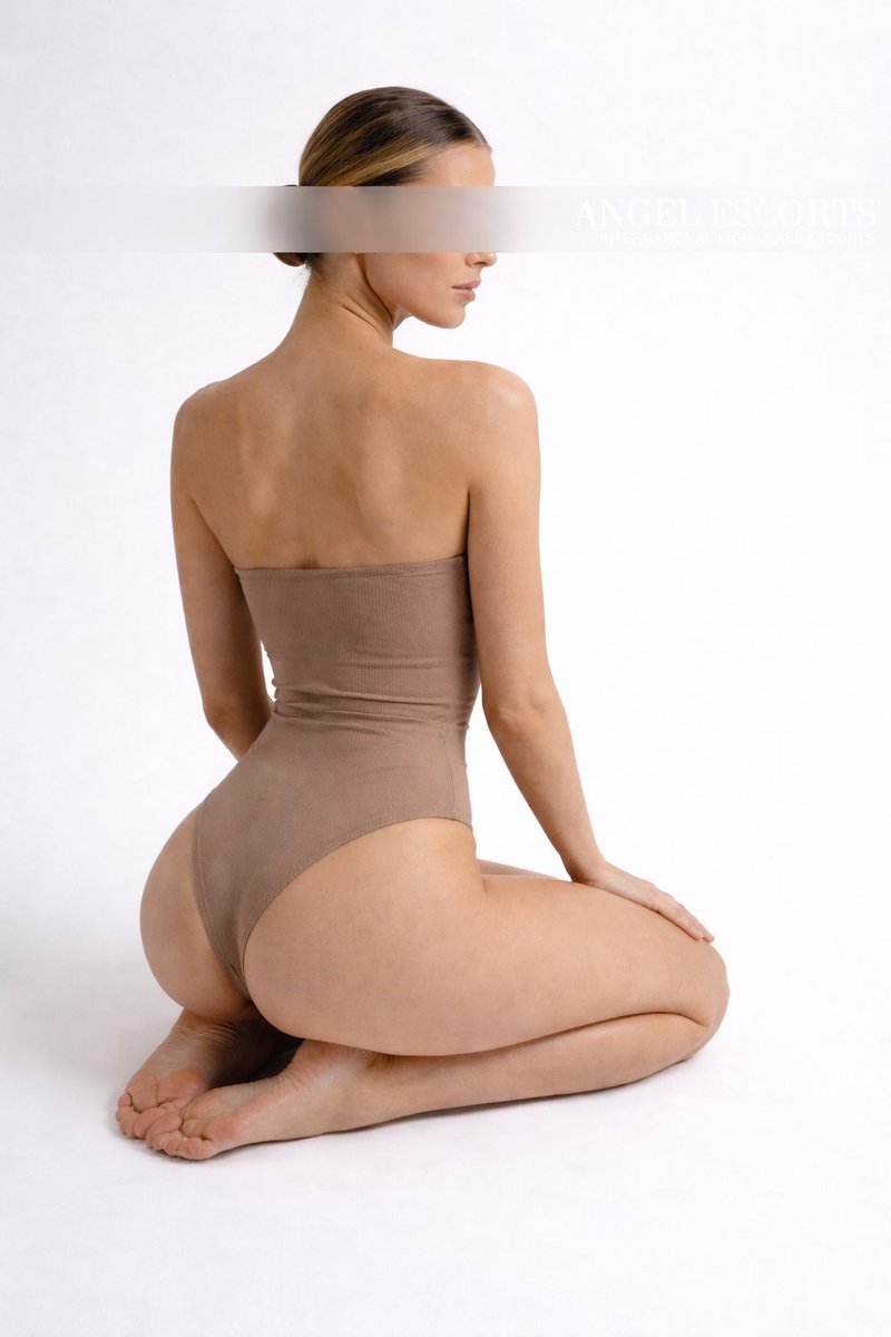 AngelmodelsCH's tweet photo. ✨ Unsere wunderschöne Bella ✨
Anmut wie eine Ballerina, Eleganz in jeder Bewegung und ein absolut atemberaubender Body. 

#Escort #LuxuryCompanion #Bella #Eleganz #BalletBody https://t.co/Qsqimgut63